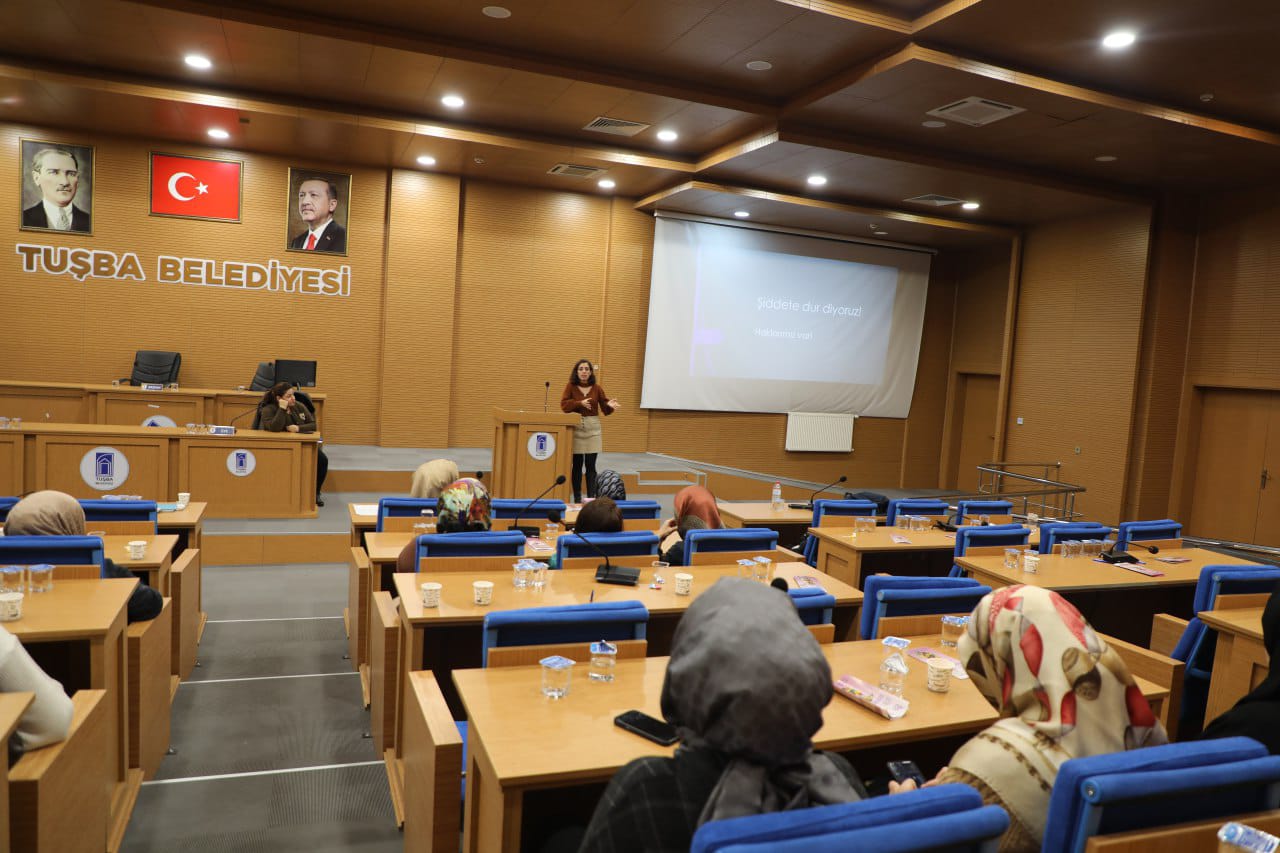 Tuşba Belediyesi'nden Kadın Çalışanlara Yönelik Sağlık Ve Hukuk Semineri2