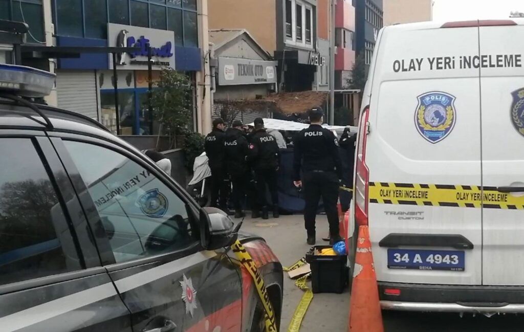 Eski karısını kaçıramayınca sokak ortasında katletti