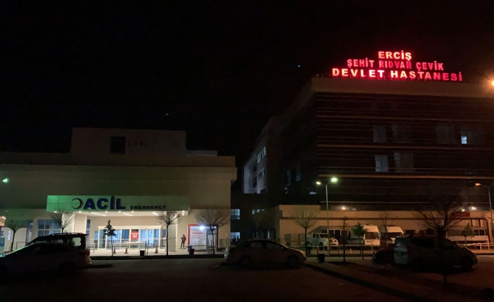Erciş'te Motosiklet Kazası: 1 Kişi Hayatını Kaybetti, 2 Kişi Yaralandı
