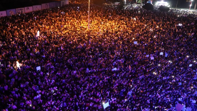 Erciş’teki şenlik alanından Abdullah Öcalan’a selam