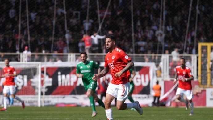 Batman Petrolspor, Muğlaspor’u yenerek şampiyonluğunu ilan etti