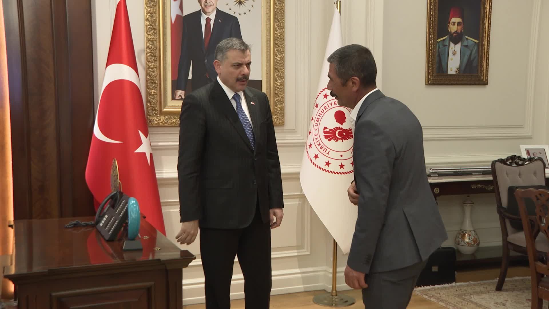 Bakan Çiftçi, eylemlerini sonlandıran maden işçileriyle görüştü