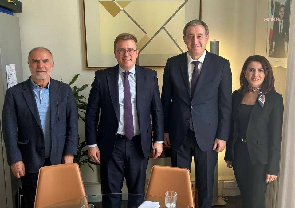 DEM Parti heyeti Fransa'da diplomatik temaslarda bulundu