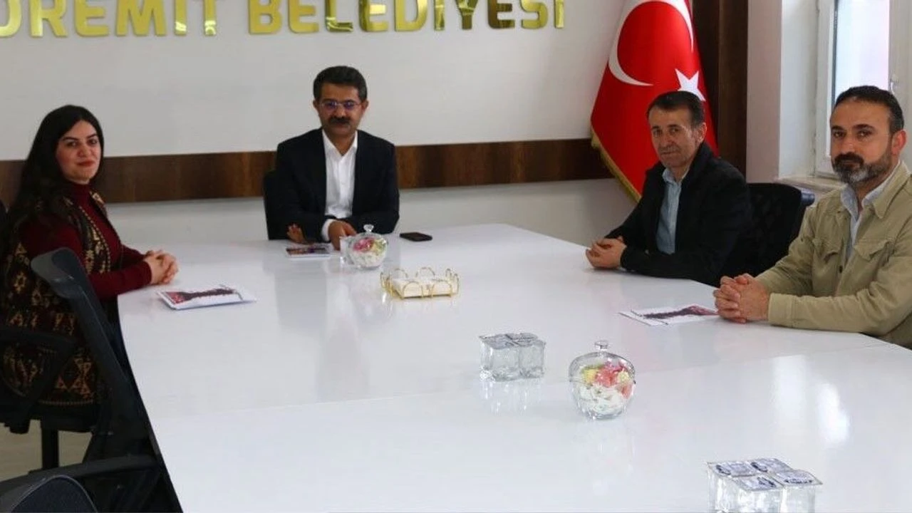 DİSK Genel-İş ile Edremit Belediyesi çalışan haklarını görüştü