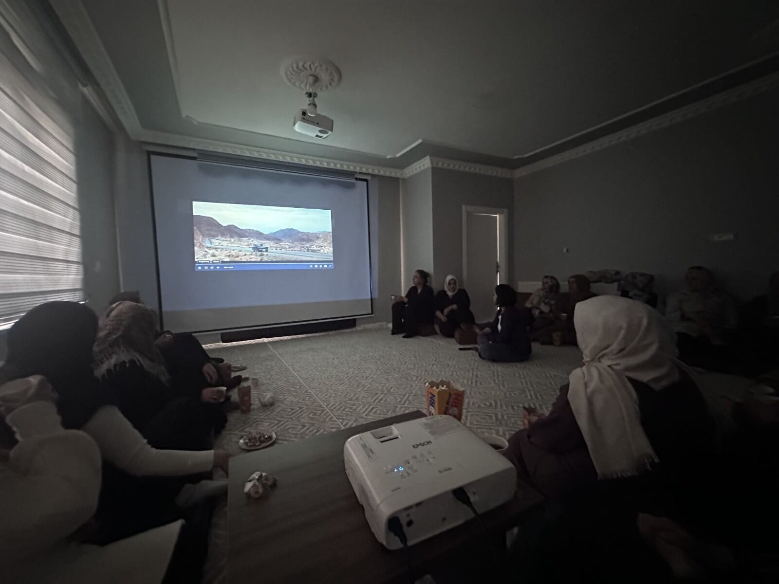 Edremitli kadınlar film gösteriminde buluştu