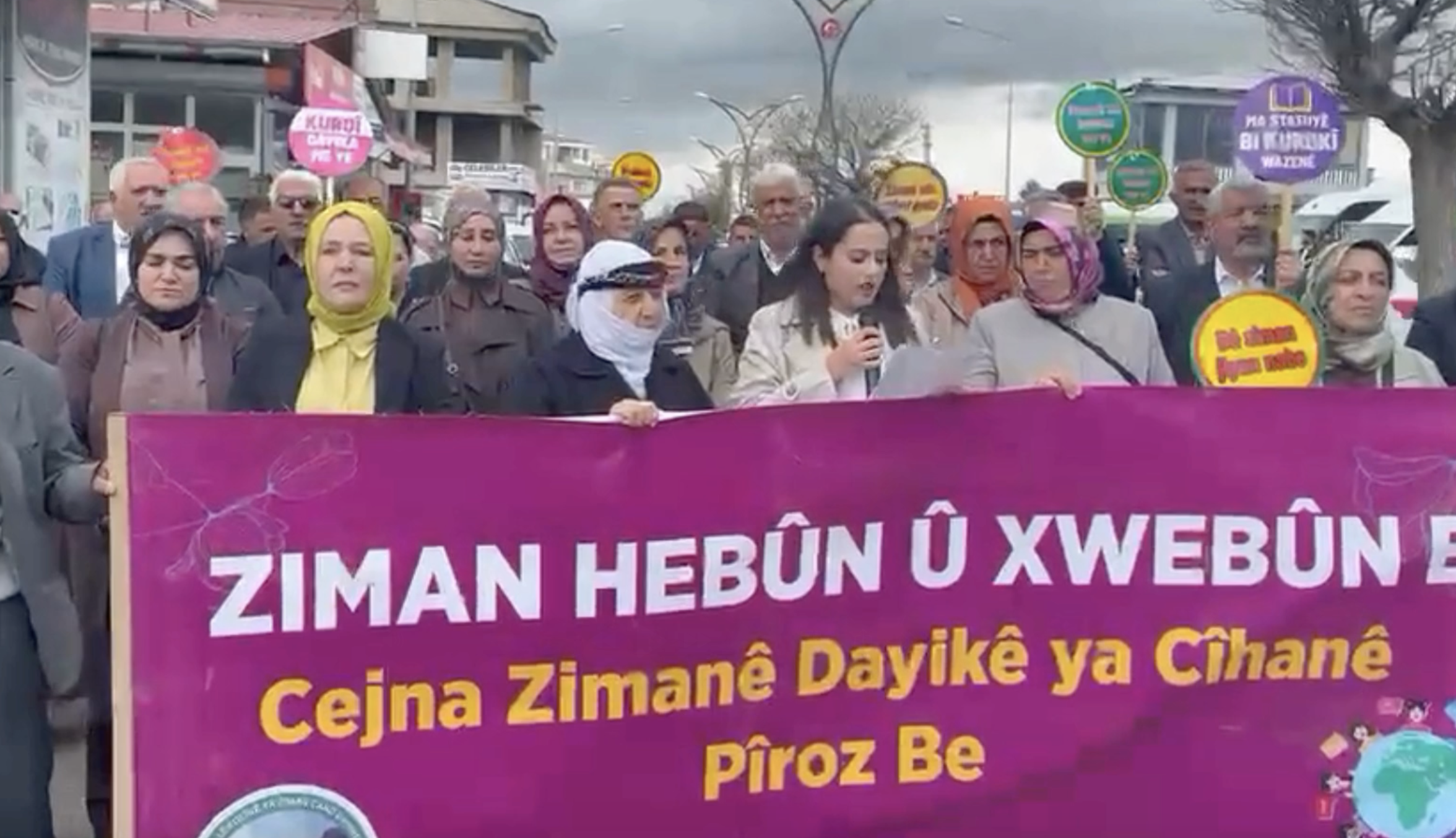 Arsisa Dil Araştırmaları Merkezi Derneği Eşbaşkanı Keleş: Kürt dili statü kazanmalı ve eğitim dili olmalıdır