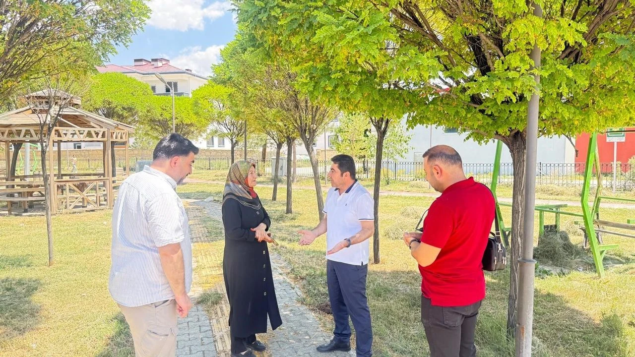 Gürpınar Belediyesi parklarda bakım ve yenileme çalışmaları için saha incelemesi yaptı